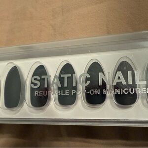 Static Nails Reusable Pop-On Manicures